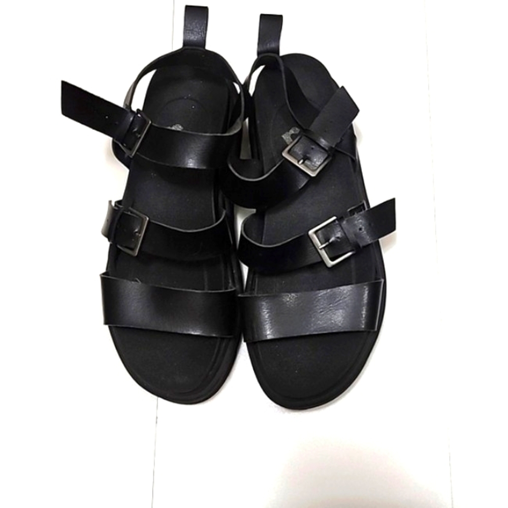 Report Gladiator chunky sandals • size 8